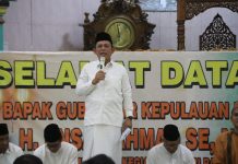 Khatib Tarawih di Bengkong, Gubernur Ansar Jelaskan Takwa sebagai Tujuan Berpuasa