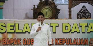 Khatib Tarawih di Bengkong, Gubernur Ansar Jelaskan Takwa sebagai Tujuan Berpuasa