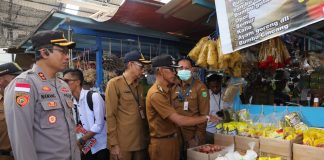 Pastikan Stok Bahan Pokok Aman, Kapolres Natuna Bersama Tim Satgas Pangan Cek Pasar dan Bulog