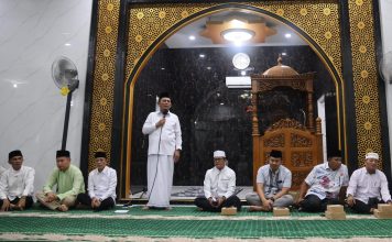 Gubernur Ansar Berbuka Bersama di Masjid Nurussa’adah Tanjungpinang, Serahkan Bantuan Rp57 Juta