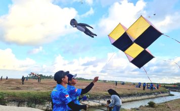 Festival Layang-Layang Hias Tradisional Semarakkan Peringatan HUT Ke-78 TNI AU di Lanud RSA Natuna
