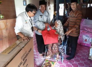 Dinsos PPPA Anambas Serahkan Bantuan dari Kemensos Untuk Masyarakat Kurang Mampu dan Cacat