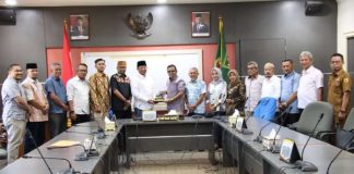 Ketua DPRD Batam Terima Kunjungan Pansus LKPj Kabupaten Tanah Datar