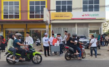 Peringati HUT Ke-58, BRK Syariah Capem Lingga Dabo Singkep Berbagi Kebaikan
