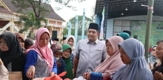 Jelang Idul Fitri, Bupati Bintan Roby Kurniawan Tinjau Gerakan Pangan Murah