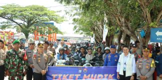 Lagi, Kapolres Bintan Berikan Tiket Gratis Untuk Masyarakat Balik Setelah Lebaran