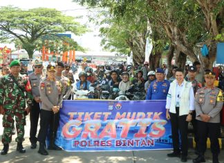 Lagi, Kapolres Bintan Berikan Tiket Gratis Untuk Masyarakat Balik Setelah Lebaran