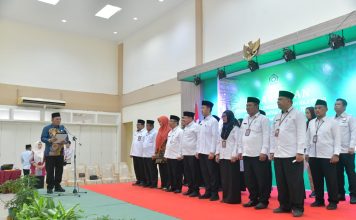 Tingkatkan Pelayanan Jemaah Haji, Gubernur Kepri Lantik PPIH Embarkasi Batam