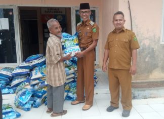 Ligat, Camat Bunguran Timur Segera Distribusikan Beras Bantuan PemprovÂ