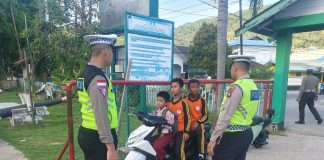 Boncengan Bertiga Tanpa Helm, Siswa SD di Anambas Ditilang Polisi