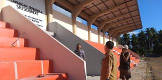 Bupati Natuna Tinjau Progres Pembangunan Tribun Mini Lapangan Sri Serindit Ranai