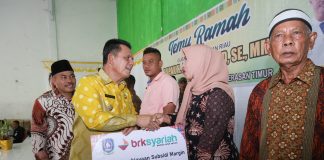 Kunjungi 3 Kecamatan di Natuna, Gubernur Ansar Serahkan Bantuan Rp15,35 Miliar