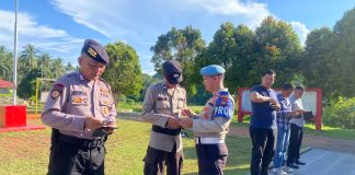 Bentuk Kedisiplinan, Kanit Provos Lakukan Pengecekan Kelengkapan Dan Kerapian Personil Polsek Palmatak