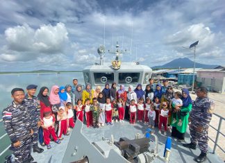 Mengenal Lebih Dekat TNI AL PAUD Mutiara Kunjungi KAL Sengiap