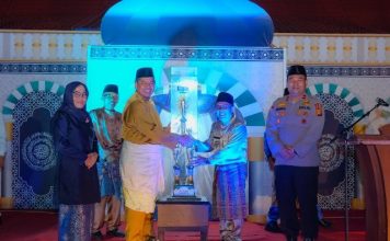 Bupati Alfedri Tutup MTQ ke-19 Kecamatan Sabak Auh 2024