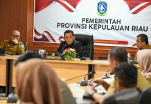 Pimpin Rapat Evaluasi, Gubernur Ansar Tekankan Percepatan Realisasi Anggaran dan Sinergi OPD