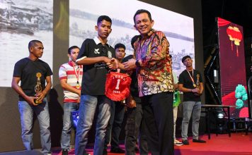 Gubernur Ansar Tutup Lomba Perahu Naga 2024
