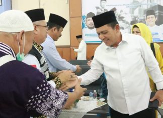 Gubernur Ansar Sambut Jamaah Haji Kloter Pertama Debarkasi Batam