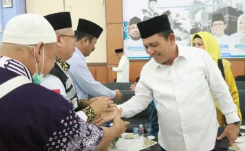 Gubernur Ansar Sambut Jamaah Haji Kloter Pertama Debarkasi Batam