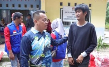 Bupati Lingga Tinjau Korban Kebakaran di Desa Batu Belubang