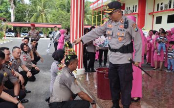 Kapolres Natuna Pimpin Upacara Kenaikan Pangkat 24 Personel
