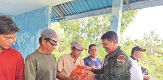 Bakti Sosial Merah Putih, Komandan Lanud Raden Sadjad Natuna dan Forkopimda Gelar Touring ke Desa-desa