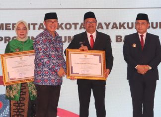 Suprayitno Terima Penghargaan Indeks Pembangunan Keluarga dari Kepala BKKBN