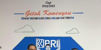 BPJS Ketenagakerjaan Serahkan Santunan Secara Simbolis Kepada Nasabah Penerima KUR BRI Tarutung