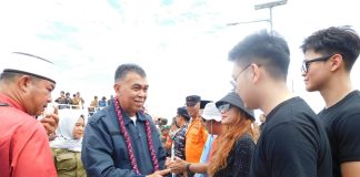 Kunker ke Serasan, Bupati Siswandi Disambut Antusias Warga