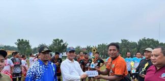 Wakil Ketua I DPRD Kabupaten Siak, Fairus Menghadiri Peresmian Stadion Mini di Kecamatan Koto Gasib