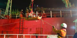 Basarnas Natuna Berhasil Evakuasi 2 Kru Kapal TRF Kashima di Tengah Laut