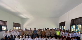 Kapolsek Daik Lingga Berikan Motivasi Siswa-siswi SMPN 2 Lingga Timur