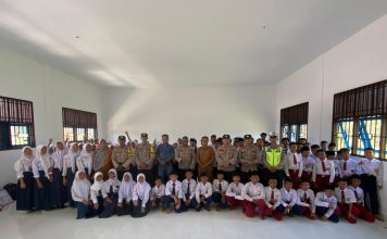 Kapolsek Daik Lingga Berikan Motivasi Siswa-siswi SMPN 2 Lingga Timur