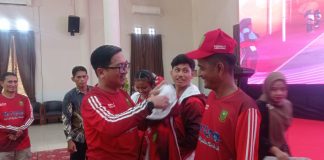 Sekda Natuna Lepas Kontingen Popda Kepri IX 2024