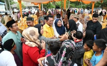 Masyarakat Kampung Lembang Jaya Batu Besar Antusias Sambut Kehadiran Gubernur Ansar
