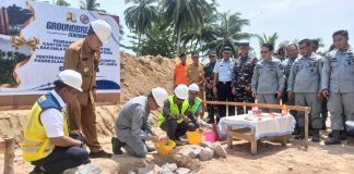 Kepala Bakamla RI Letakkan Batu Pertama Pembangunan Gedung Sistem Peringatan Dini di Natuna