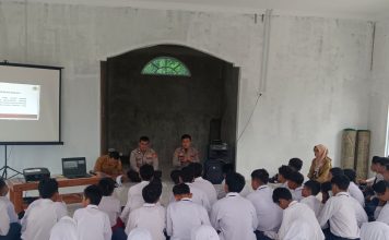 Polsek Dabo Singkep Sosialisasikan Bahaya Kenakalan Remaja di SMPN 2 Singkep Selatan