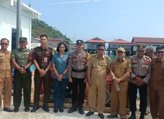 Pemkab Kepulauan Anambas Serahkan 19 Mesin Kapal untuk Tingkatkan Ekonomi Nelayan
