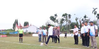 Diawali Tendangan Pertama Pj Suprayitno, Gelaran Liga Payakumbuh KU 20 Dimulai