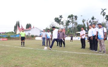 Diawali Tendangan Pertama Pj Suprayitno, Gelaran Liga Payakumbuh KU 20 Dimulai