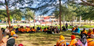 Silaturahmi dengan Tenaga Kebersihan di Pantai Piwang, Wabup Natuna Tampung Aspirasi