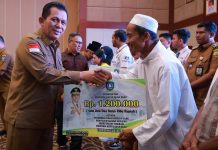 Gubernur Ansar Serahkan Bantuan Rp142 Miliar Untuk 2 Kecamatan Tanjungpinang