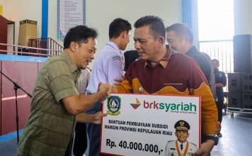 Gubernur Ansar Serahkan Bantuan Senilai Rp82,55 Miliar Untuk Kecamatan Batam Kota dan Nongsa