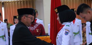 PJ Suprayitno Kukuhkan Paskibraka Kota Payakumbuh 2024