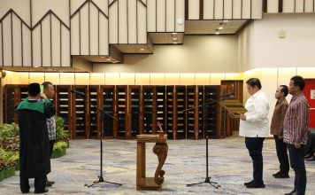 Menko Airlangga Lantik Anggota Bidang Administrasi dan Keuangan BP Batam