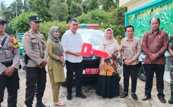 Optimalisasi Layanan Kesehatan di Wilayah Terpencil, Bupati Natuna Serahkan Ambulans dan Kendaraan Dinas ke Puskesmas Pulau Tiga Barat
