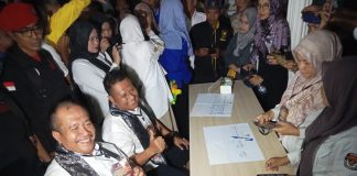 Diusung 12 Partai Pasangan Taufik Zainal Abidin Dan Rianto Resmi Mendaftar Ke KPU