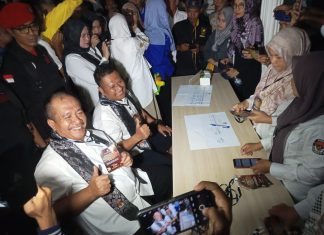 Diusung 12 Partai Pasangan Taufik Zainal Abidin Dan Rianto Resmi Mendaftar Ke KPU