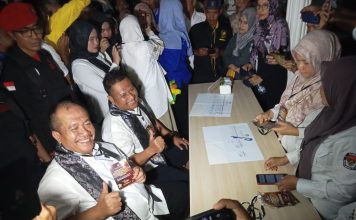 Diusung 12 Partai Pasangan Taufik Zainal Abidin Dan Rianto Resmi Mendaftar Ke KPU