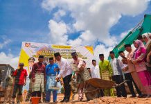 Gubernur Ansar Ahmad Letakkan Batu Pertama Masjid Amar Ma’ruf di Tanjungpinang